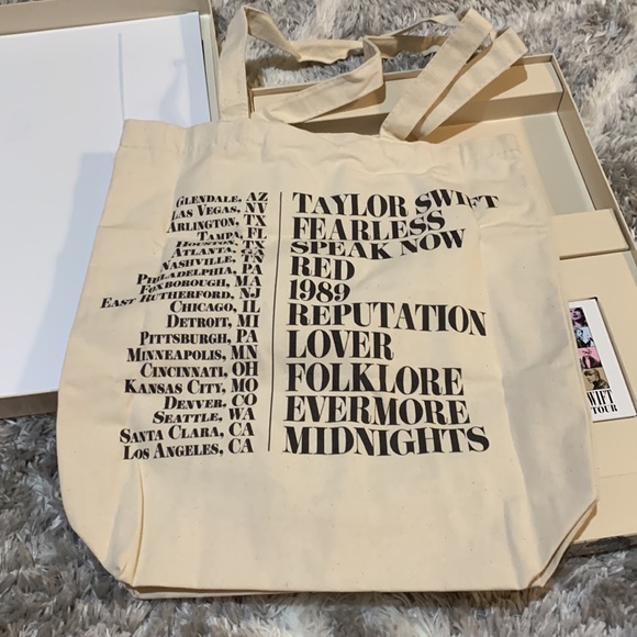 Taylor Swift Eras Tour Houston VIP box - Picture 7 of 7